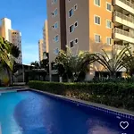 Quarto em condomínio no bairro Fátima